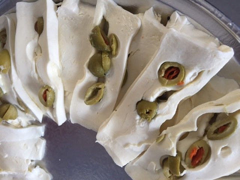 Syrian Cheese With Olives - Pack